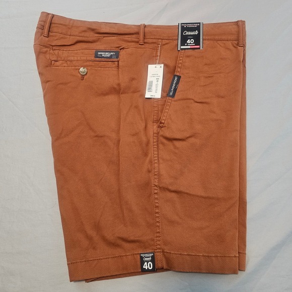 Roundtree & Yorke Other - Roundtree Yorke Size 40 Straight Shorts Rust Brown Geo Design 9" inseam NWT L892